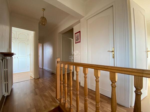 Maison Nanterre 8 pièce(s) 273 m2 €875 000 ** - Référence 14975