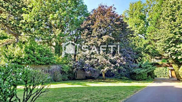 Vieux-Lille - T2 de 71 m² à conforter - rez-de-jardin sud-ouest, balcon, garage et cave
