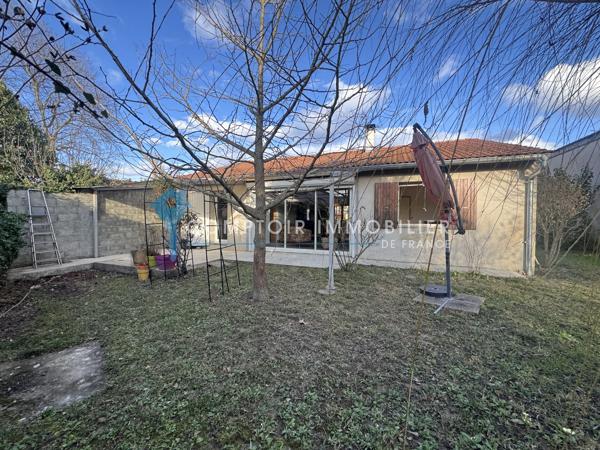 Maison
                                                                                                                                                                                                                                                                                                                        4 pièce(s)                                                                                                                                                                                                          2 chambre(s)                                                                                                                                                                                                          94  m²