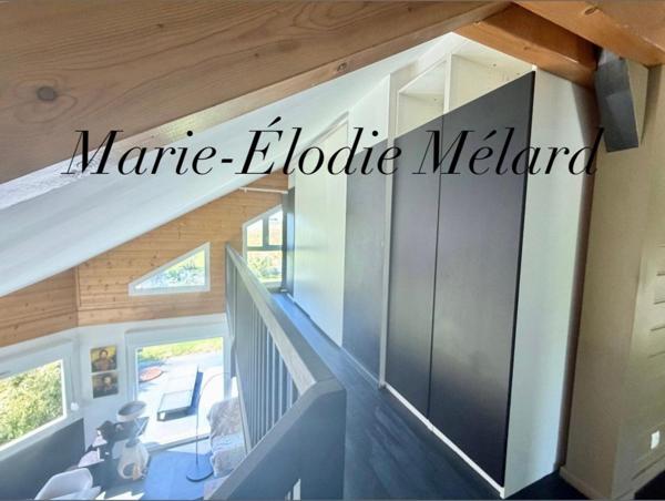 Maison atypique ossature bois 122 m² – Terrain 11,45 ares – Vue dégagée – Proche Luxembourg
