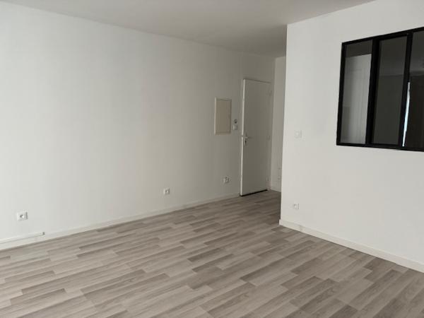 Draguignan (83300) A LOUER DRAGUIGNAN Appartement type 2 pièces refait à neuf – Centre ancien (rue des Chaudronniers)