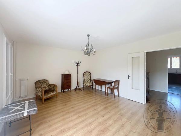 Vente                                                      Appartement
                        
                     3 pièces                      68 m2                     à Dourdan