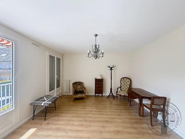Vente                                                      Appartement
                        
                     3 pièces                      68 m2                     à Dourdan