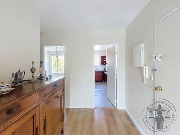 Vente                                                      Appartement
                        
                     3 pièces                      68 m2                     à Dourdan