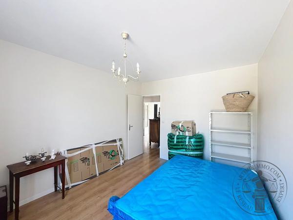 Vente                                                      Appartement
                        
                     3 pièces                      68 m2                     à Dourdan