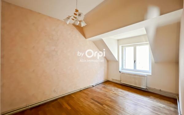 Maison à vendre    7 pièces •  Le Brethon