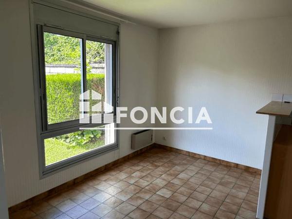 Location Appartement 2 pièces 31.26 m² - 161 RUE DE LA PIERRE LEVEE Poitiers 86000