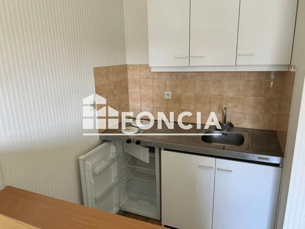 Location Appartement 2 pièces 31.26 m² - 161 RUE DE LA PIERRE LEVEE Poitiers 86000