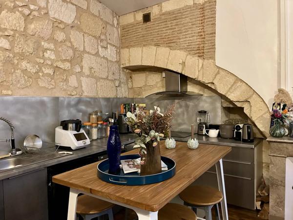 Acheter un Appartement de 59m2 de type 2/2Bis dans un bel immeuble classé quartier Saint Paul/Grosse cloche avec grande cave et débarras