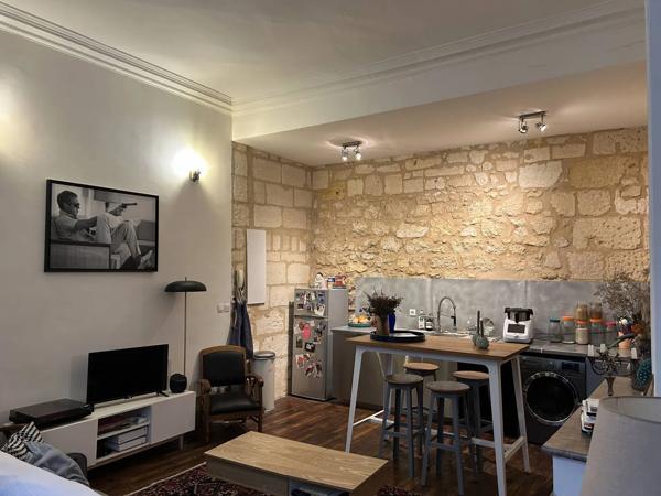 Acheter un Appartement de 59m2 de type 2/2Bis dans un bel immeuble classé quartier Saint Paul/Grosse cloche avec grande cave et débarras