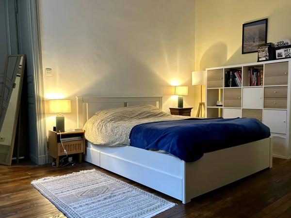 Acheter un Appartement de 59m2 de type 2/2Bis dans un bel immeuble classé quartier Saint Paul/Grosse cloche avec grande cave et débarras
