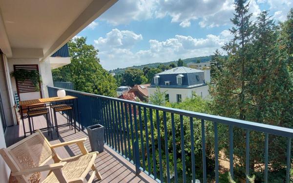 Appartement à louer    4 pièces • 113 m2 Sèvres