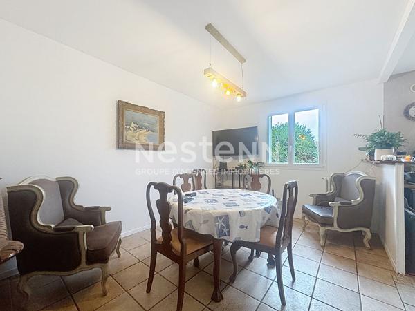 A vendre à Viry-Châtillon maison de caractère en Meulière proche des commerces des écoles et de la gare.