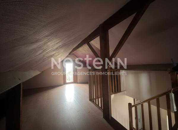 A vendre à Viry-Châtillon maison de caractère en Meulière proche des commerces des écoles et de la gare.