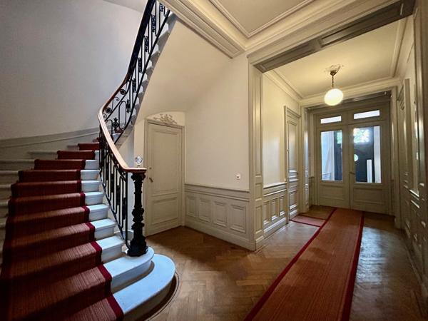 Appartement 7 pièce(s) 3 chambre(s) 197 m²