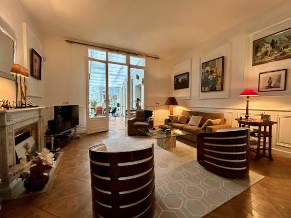 Appartement 7 pièce(s) 3 chambre(s) 197 m²