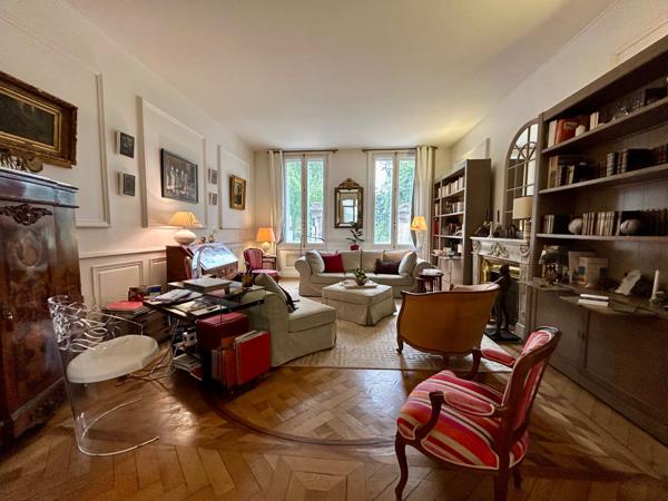 Appartement 7 pièce(s) 3 chambre(s) 197 m²
