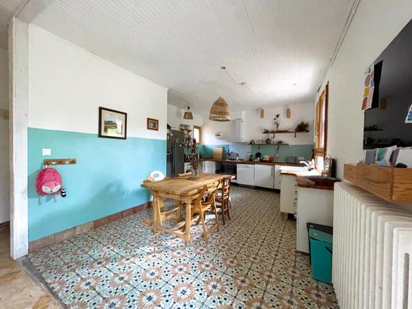 Rians (83560) Maison 6 pièces de 140 m² avec jardin