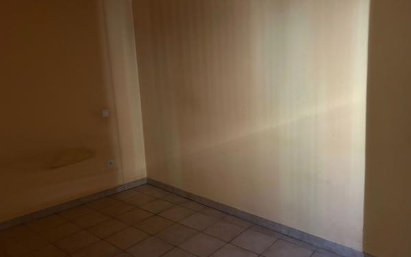 Immeuble à vendre    12 pièces • 225 m2 Séderon