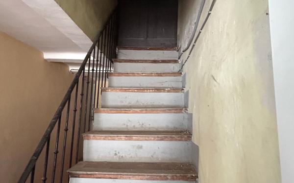 Immeuble à vendre    12 pièces • 225 m2 Séderon