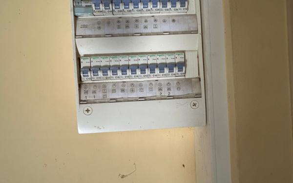 Immeuble à vendre    12 pièces • 225 m2 Séderon