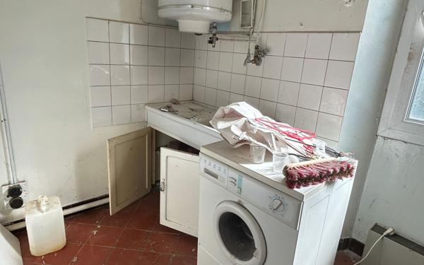 Immeuble à vendre    12 pièces • 225 m2 Séderon