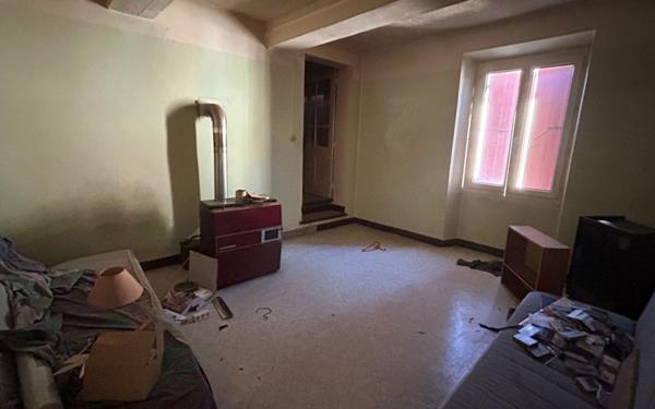 Immeuble à vendre    12 pièces • 225 m2 Séderon