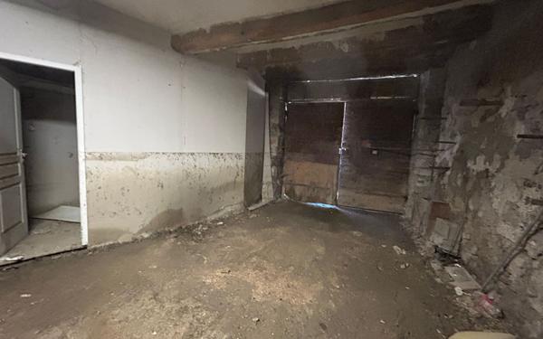 Immeuble à vendre    12 pièces • 225 m2 Séderon