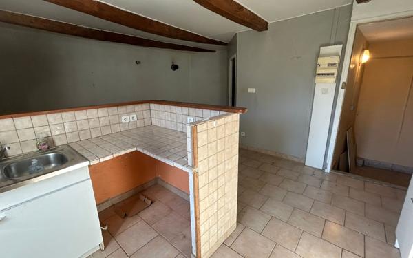 Immeuble à vendre    12 pièces • 225 m2 Séderon