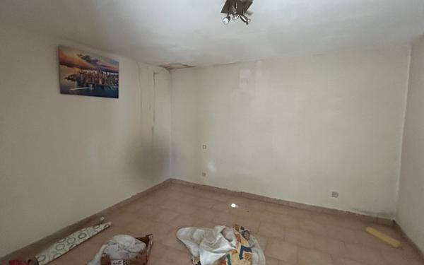 Immeuble à vendre    12 pièces • 225 m2 Séderon