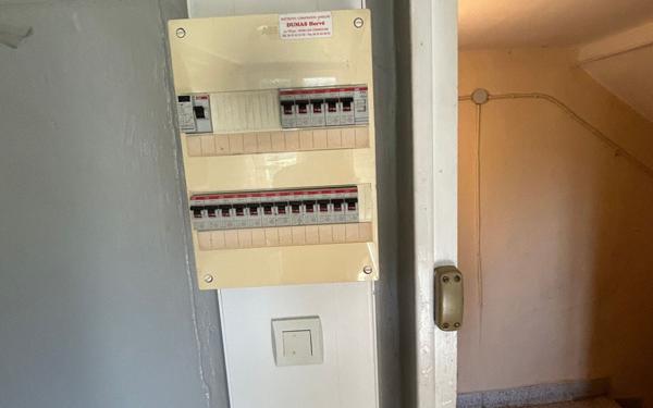 Immeuble à vendre    12 pièces • 225 m2 Séderon