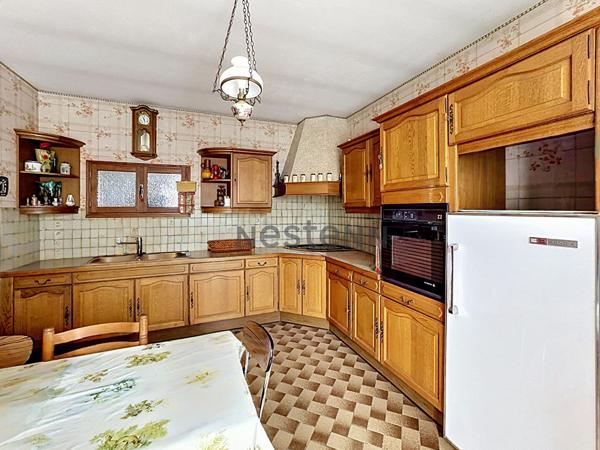 MAISON A RENOVER - NOTRE DAME D'OE 4 pièces 127 m² avec 3 chambres, jardin et deux garages