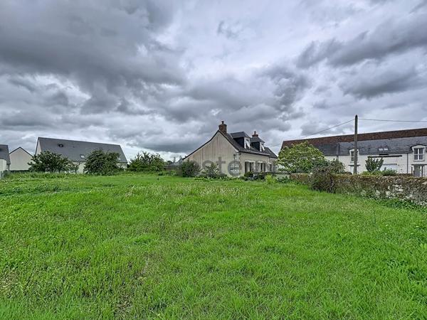 MAISON A RENOVER - NOTRE DAME D'OE 4 pièces 127 m² avec 3 chambres, jardin et deux garages