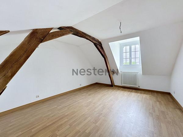 MAISON A RENOVER - NOTRE DAME D'OE 4 pièces 127 m² avec 3 chambres, jardin et deux garages
