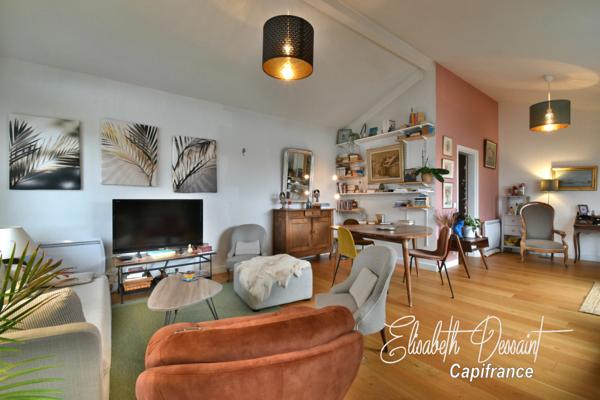 BAYONNE - Superbe duplex T4 de 104 m² au sol en dernier étage avec terrasse, cave et 3 stationnements