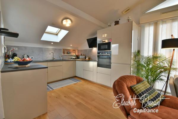 BAYONNE - Superbe duplex T4 de 104 m² au sol en dernier étage avec terrasse, cave et 3 stationnements