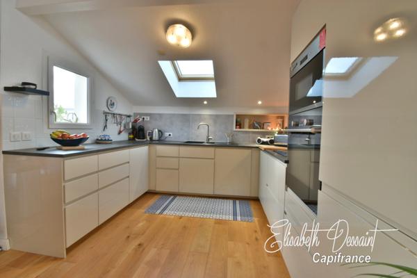 BAYONNE - Superbe duplex T4 de 104 m² au sol en dernier étage avec terrasse, cave et 3 stationnements