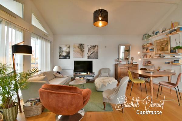 BAYONNE - Superbe duplex T4 de 104 m² au sol en dernier étage avec terrasse, cave et 3 stationnements