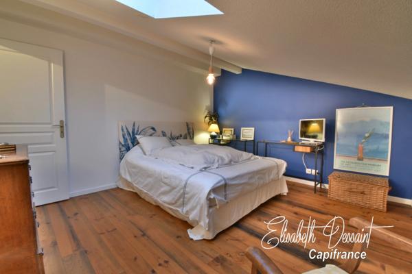 BAYONNE - Superbe duplex T4 de 104 m² au sol en dernier étage avec terrasse, cave et 3 stationnements