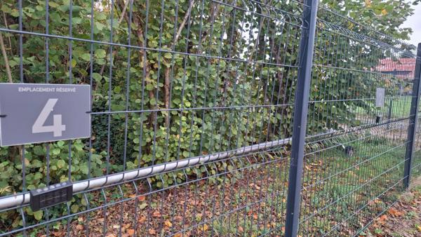 Dpt Indre et Loire (37), à vendre proche de TOURS immeuble de rapport 9 studios, terrasse, parkings