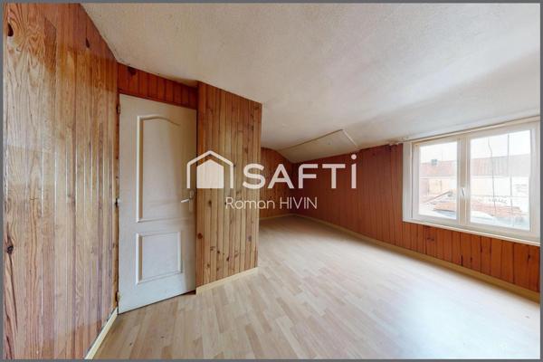 Maison 2 chambres et cour - Fort potentiel