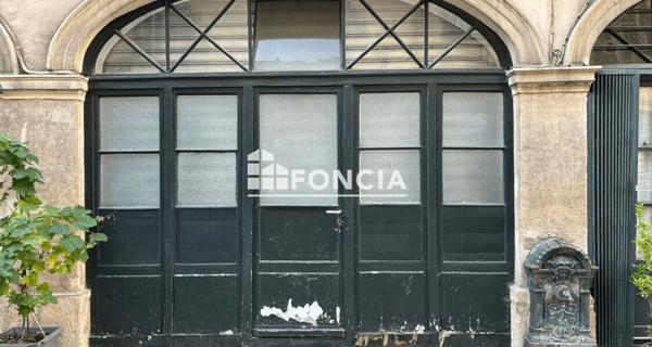 Location Local commercial 1 pièce 18 m² - Paris 75010