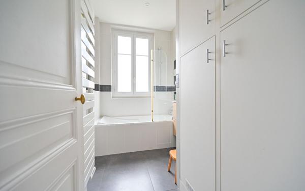 Appartement à vendre    4 pièces • 108 m2 Paris 20