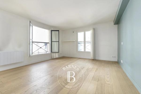 Paris 1er, Appartement 1 Chambre -  44 m² à vendre