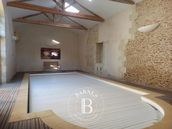 Lencloître, Manoir 8 Chambres -  394 m² à vendre
