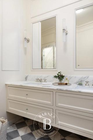 Paris 6ème, Appartement 2 Chambres -  93 m² à vendre