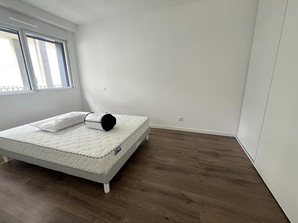 A LOUER T3 MEUBLE neuf Gare / BALCON + PARKING (chauffage eau chaude inclus)