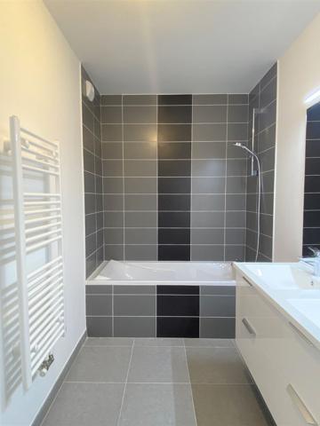 A LOUER T3 MEUBLE neuf Gare / BALCON + PARKING (chauffage eau chaude inclus)