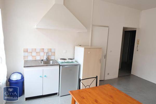 Appartement à louer 1 pièce 23.83m² Saint-Quentin (02100)