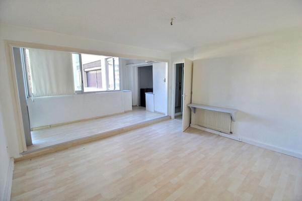 À VENDRE - PERPIGNAN APPARTEMENT DE 40m2 AVEC PLACE DE PARKING